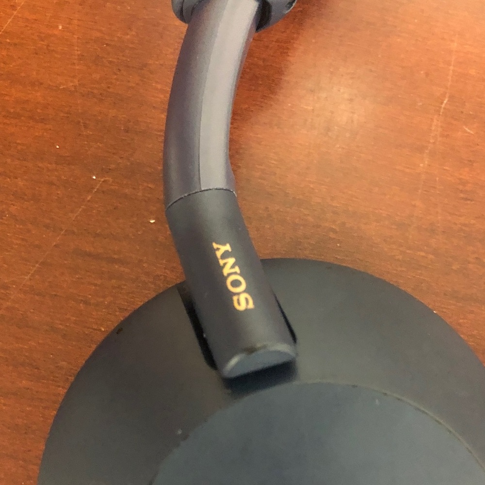 Sony WH-1000XM5 Wireless Over-Ear Headphones in Dark Blue noise-cancelling - Picture 7 of 10